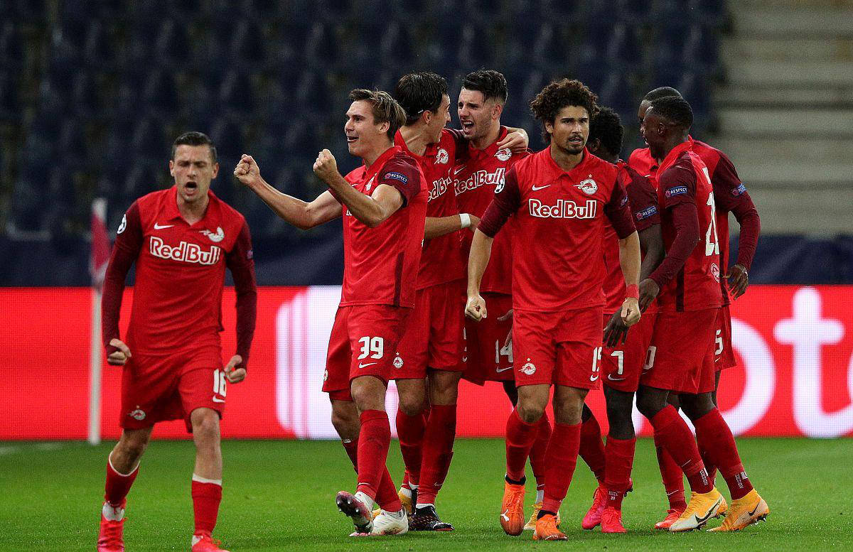 包含莱比锡红牛完胜切尔西，萨内惊艳四座的词条