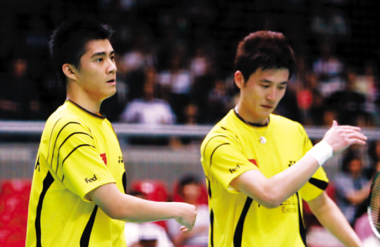 马来西亚队险胜丹麦队，黄鸭组合统治全场