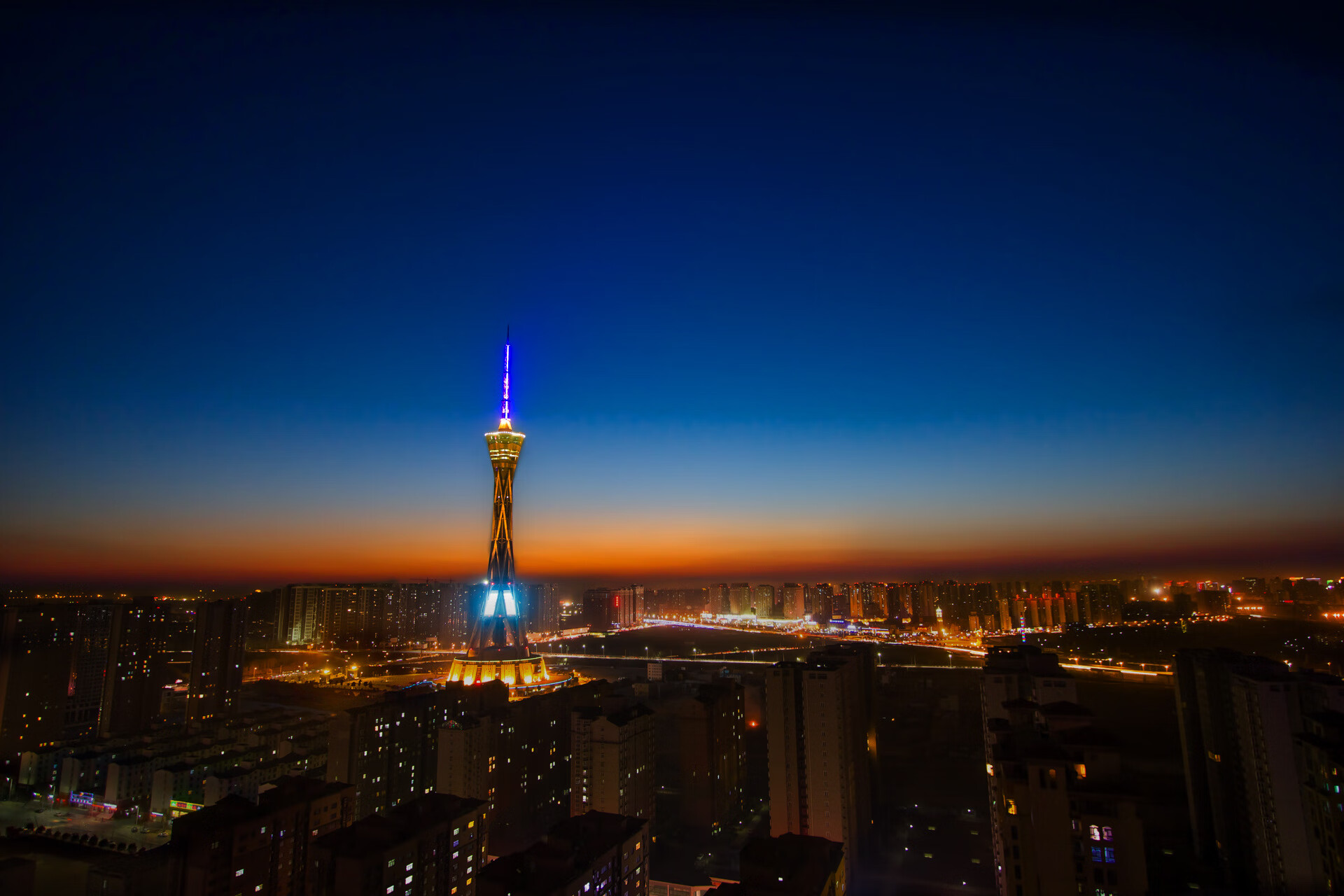 开云体育官网-七重铁幕，桑巴哑火，揭秘德国如何用战术锁链绞杀巴西梦幻进攻