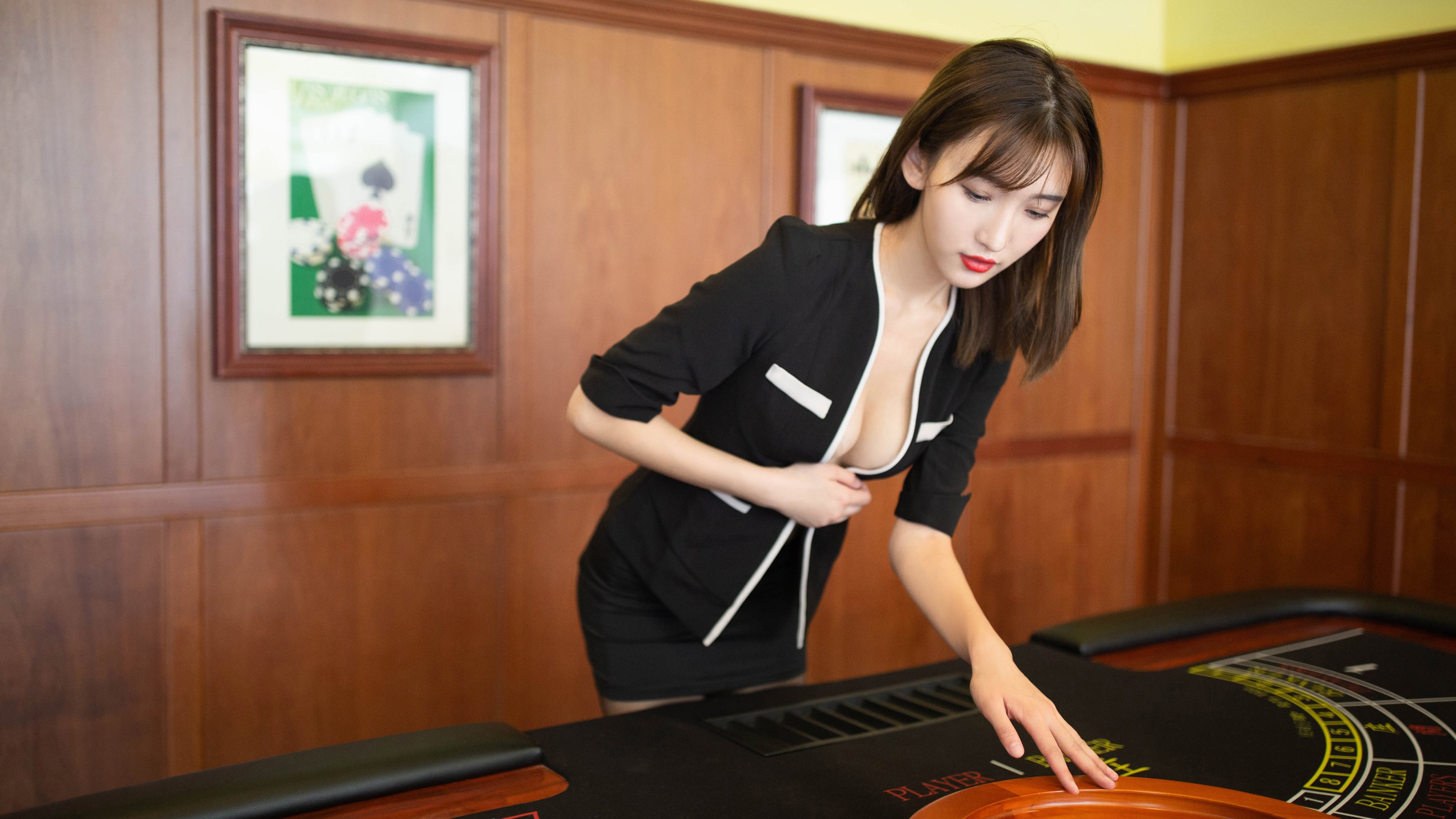 开云体育官网-北欧巨舰惊涛骇浪中驶离撒哈拉—记瑞典决胜局带走马里，孔德关键节点连续得分