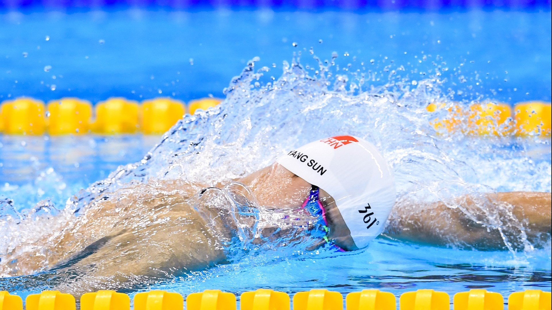 骑士速胜火箭，当利拉德决定三节打卡时，第四节只是他的个人时刻